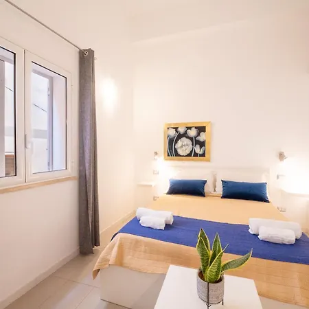 Opera Bed & Breakfast *